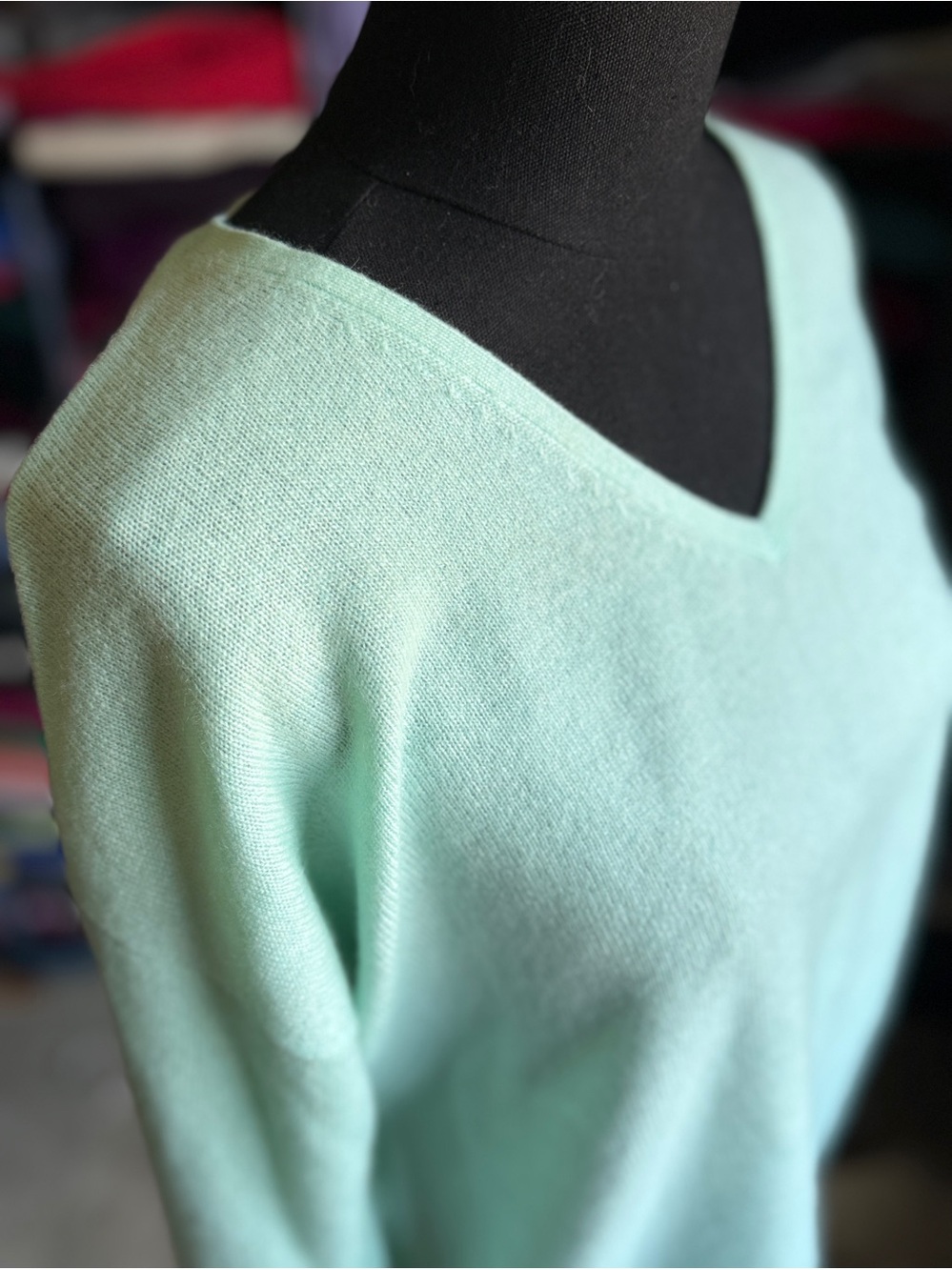 Bloomingdale's Women's Mint V-Neck Cashmere Sweater
